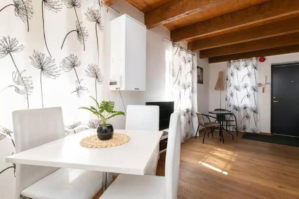 Cozy 3 Story House In Old Town Apartment ทาลลินน์ ภายนอก รูปภาพ