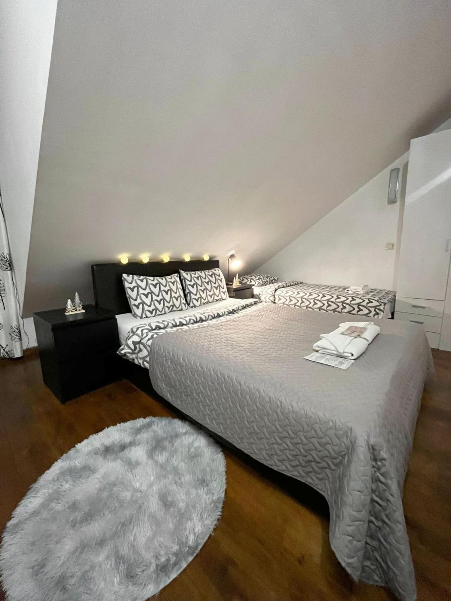 Cozy 3 Story House In Old Town Apartment ทาลลินน์ ภายนอก รูปภาพ